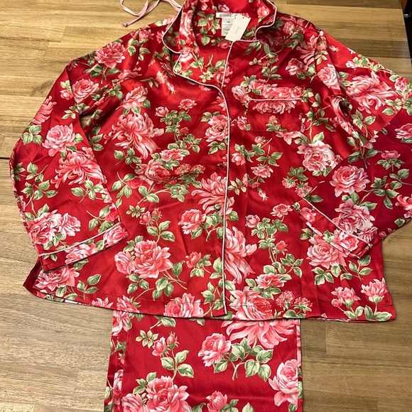 PINK  K ⭐️satin pajama set - Picture 2 of 4